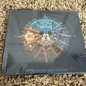 New Disneyland Resort Autograph Book